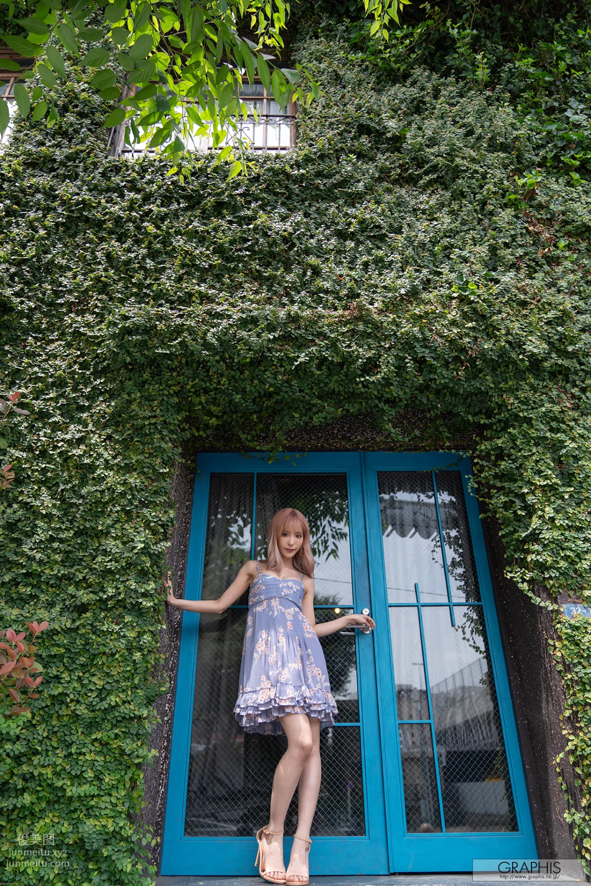 [Graphis] 2020-08-28 SUMMER SPECIAL 2020 - Kana Momonogi 桃乃木かな 『 Change! 』 page 4