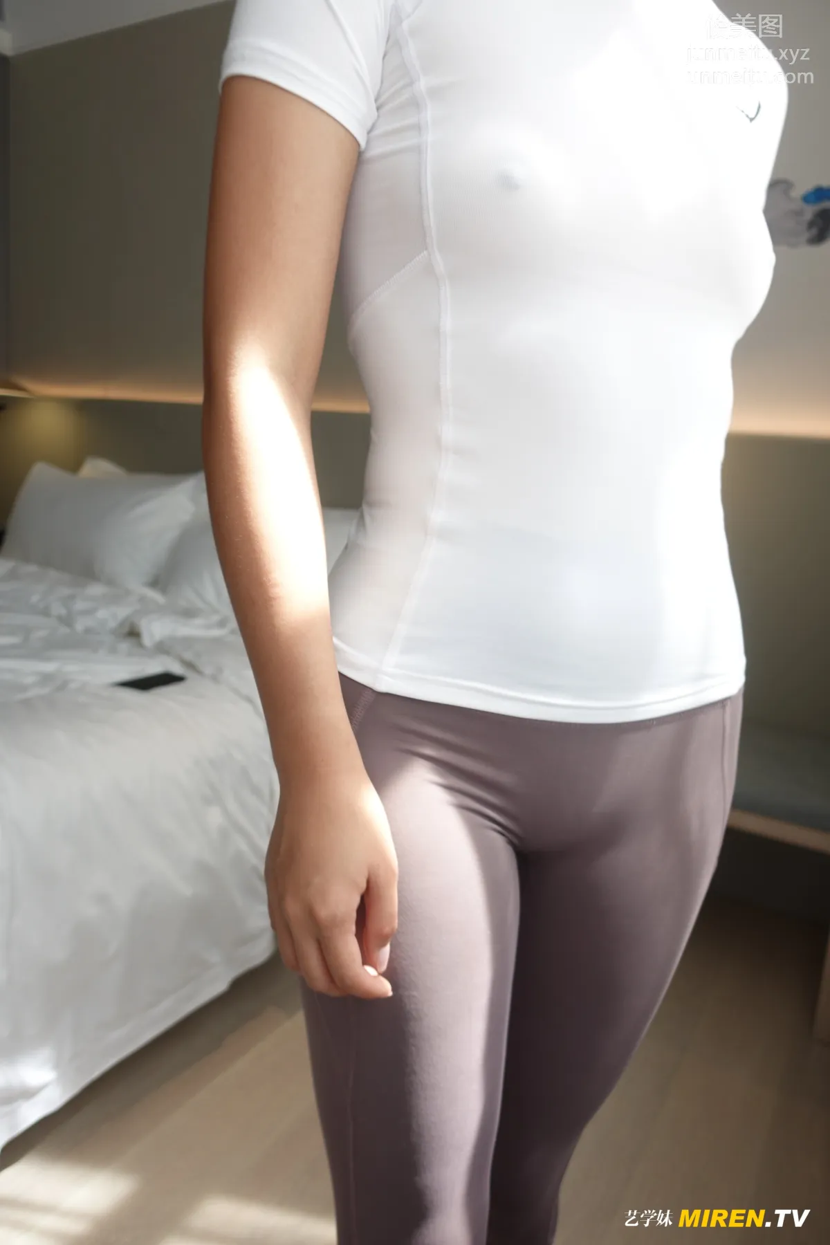 [ROSI艺学妹]2020.10.24 NO.195 page 3