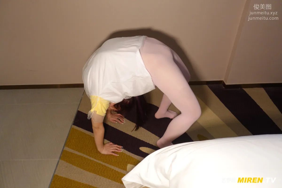 [ROSI艺学妹]2020.12.04 NO.199 page 2