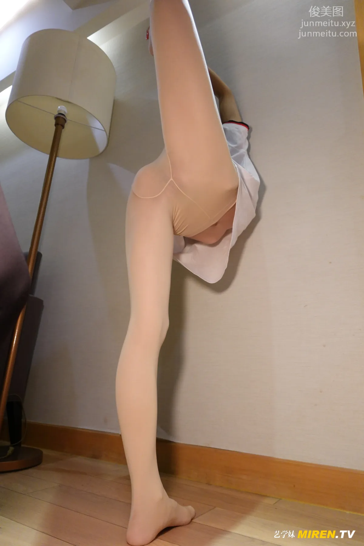 [ROSI艺学妹]2020.12.11 NO.201 page 28