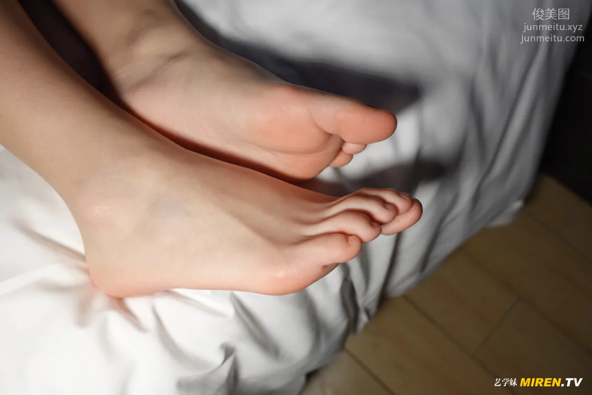 [ROSI艺学妹]2020.12.30 NO.213 page 2