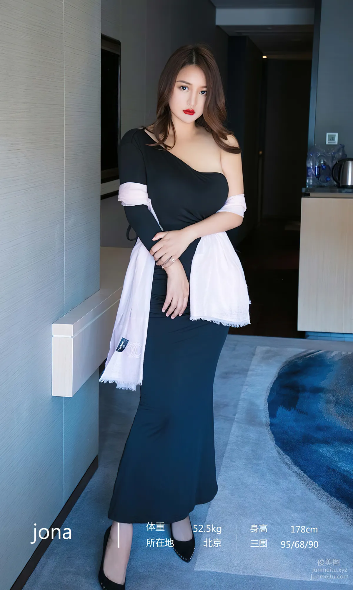 [爱尤物]2024 NO.2813 夏日流火 jona[35P] page 4