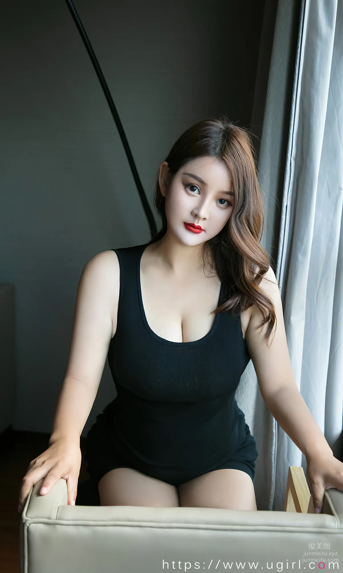 [爱尤物]2024 NO.2813 夏日流火 jona[35P] page 13