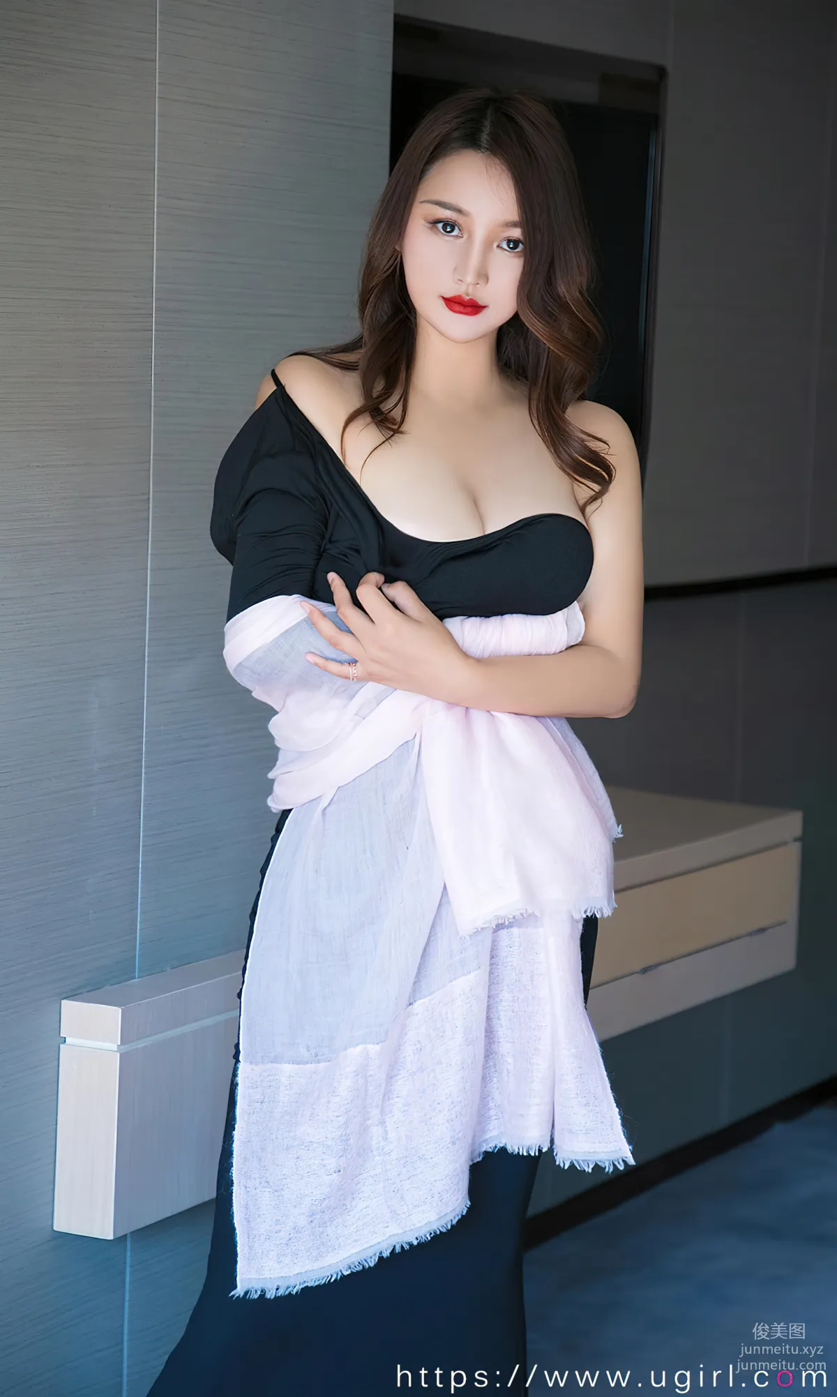 [爱尤物]2024 NO.2813 夏日流火 jona[35P] page 28