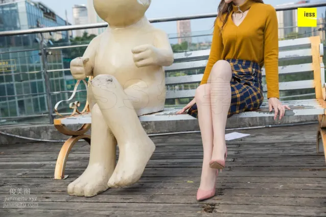 [IESS异思趣向] 2019.01.11 丝享家400：《紫紫的气质套装》紫紫 [95P]