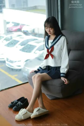 [IESS异思趣向] 2022.03.03 丝享家1018：团团《可爱JK装》[82P]