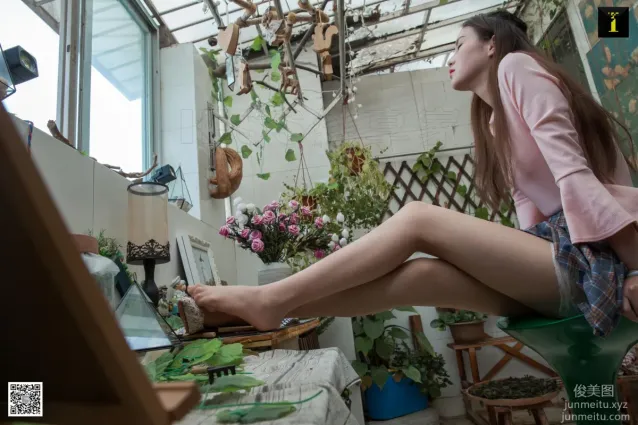 [IESS异思趣向] 2019.09.06 丝享家566：《九妹爬下屋顶后》九妹[82P]
