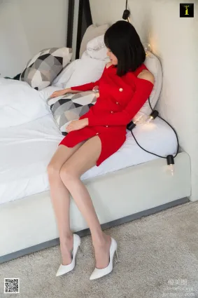 [IESS异思趣向] 2020.03.12 丝享家699：小小《红色开衩的秘密》[95P]
