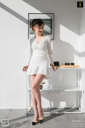[IESS异思趣向] 2020.03.20 丝享家704：秋秋《黑白灰的韵律》[90P]