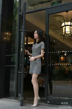 [IESS异思趣向] 2021.07.22 丝享家867：小六《格子连衣裙》[90P]