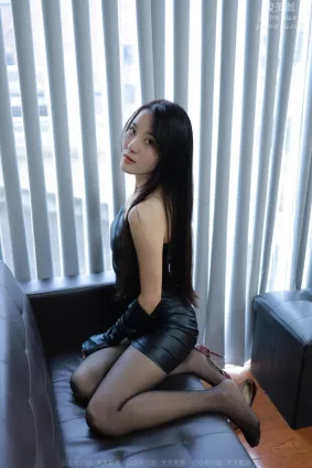 [IESS异思趣向] 2022.11.23 丝享家 1277 婉萍《包臀皮裙》[88P]