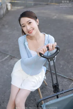 [IESS异思趣向] 2022.12.31 丝享家 1315 小婕《老司机开车》[90P]