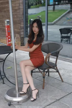 [IESS异思趣向] 2023.07.27 丝享家 1492 美子《街头丽人》[86P]