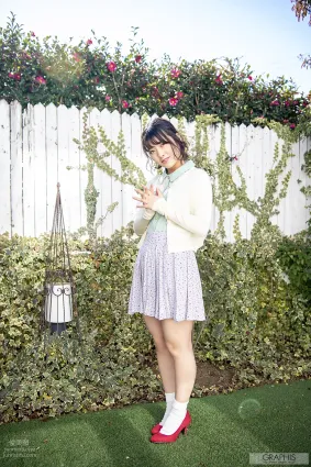 [Graphis] 2019-02-01 First Gravure 初脱ぎ娘Hinata Koizumi 小泉ひなた